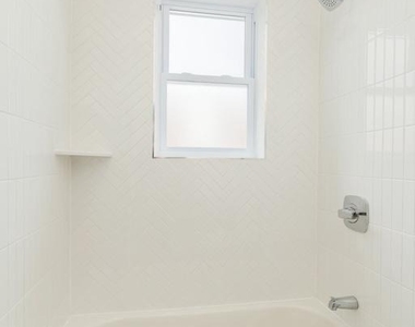 5758 Spruce Street - Photo Thumbnail 10