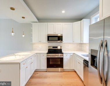 1933 N Leithgow Street - Photo Thumbnail 42