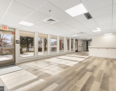 7040 Oxford Avenue - Photo Thumbnail 18