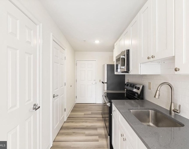7040 Oxford Avenue - Photo Thumbnail 27