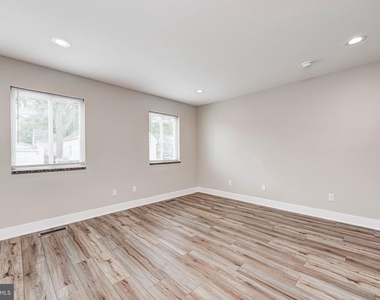 7040 Oxford Avenue - Photo Thumbnail 47