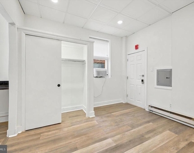 135 S 10th Street - Photo Thumbnail 5