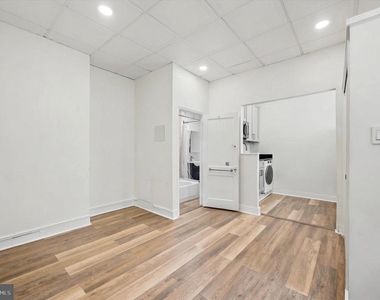 135 S 10th Street - Photo Thumbnail 2