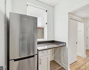 135 S 10th Street - Photo Thumbnail 9