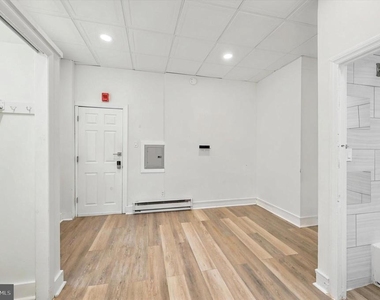 135 S 10th Street - Photo Thumbnail 6