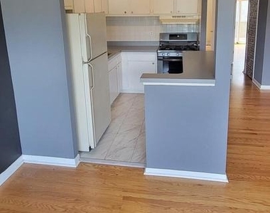 7828 Hasbrook Avenue - Photo Thumbnail 4