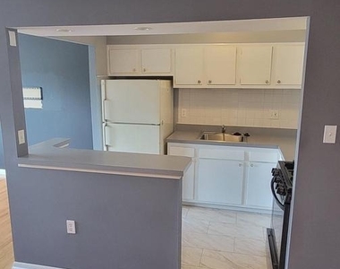 7828 Hasbrook Avenue - Photo Thumbnail 3