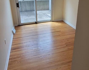 7828 Hasbrook Avenue - Photo Thumbnail 6