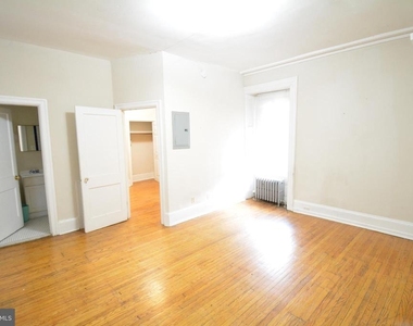 235 W Rittenhouse Street - Photo Thumbnail 2