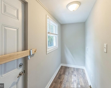 3533 Joyce Street - Photo Thumbnail 6