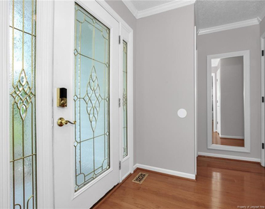 853 Foxcroft Drive - Photo Thumbnail 5