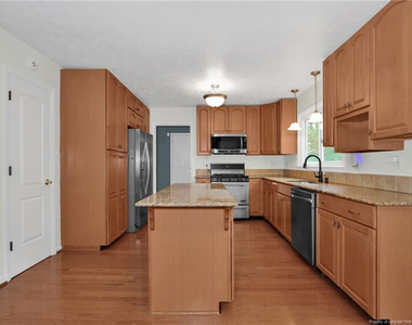 853 Foxcroft Drive - Photo Thumbnail 12