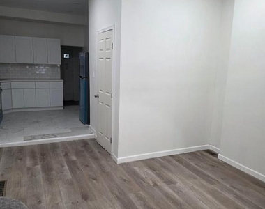 1712 N Lindenwood Street - Photo Thumbnail 5