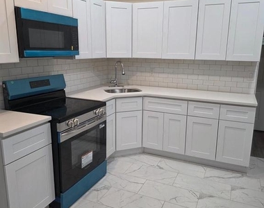 1712 N Lindenwood Street - Photo Thumbnail 1