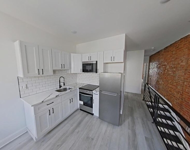 3510 N Mascher Street - Photo Thumbnail 3