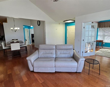 127 Nandina Court - Photo Thumbnail 10