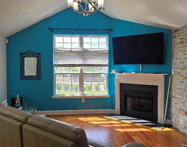 127 Nandina Court - Photo Thumbnail 6