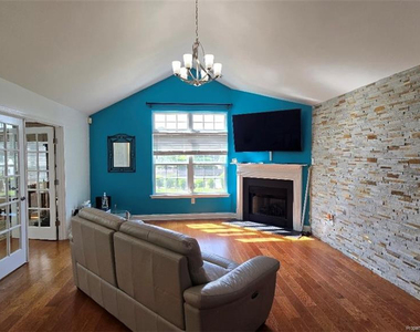 127 Nandina Court - Photo Thumbnail 7