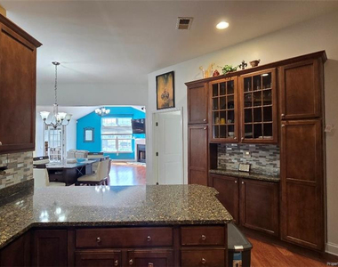 127 Nandina Court - Photo Thumbnail 14