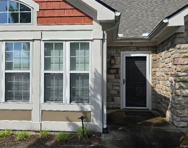 127 Nandina Court - Photo Thumbnail 4
