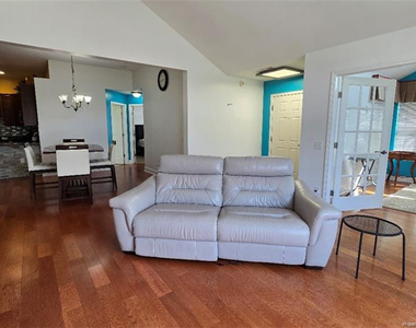 127 Nandina Court - Photo Thumbnail 11