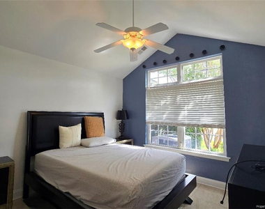 127 Nandina Court - Photo Thumbnail 16