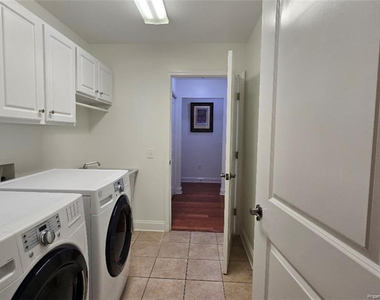 127 Nandina Court - Photo Thumbnail 32
