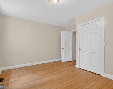 1953 E Stella Street - Photo Thumbnail 15