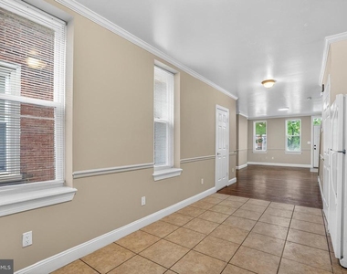 1953 E Stella Street - Photo Thumbnail 8