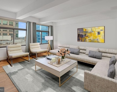 1500 Chestnut Street - Photo Thumbnail 5
