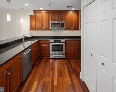 1500 Chestnut Street - Photo Thumbnail 7