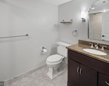 1500 Chestnut Street - Photo Thumbnail 18