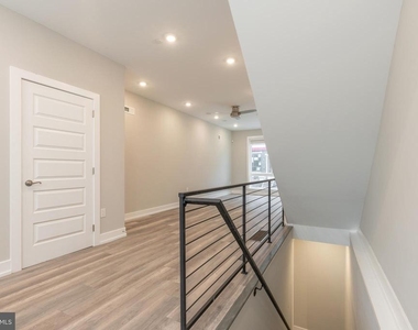 138 W Huntingdon Street - Photo Thumbnail 11