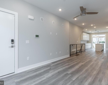 138 W Huntingdon Street - Photo Thumbnail 7
