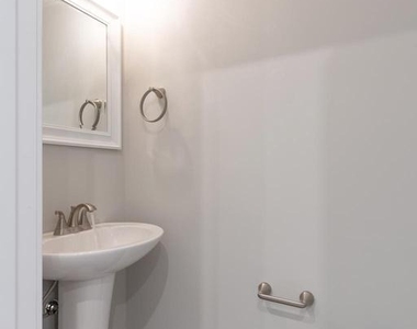 138 W Huntingdon Street - Photo Thumbnail 9