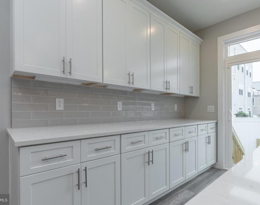 138 W Huntingdon Street - Photo Thumbnail 3