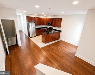 1804 N 16th Street - Photo Thumbnail 3