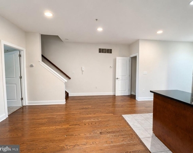 1804 N 16th Street - Photo Thumbnail 4