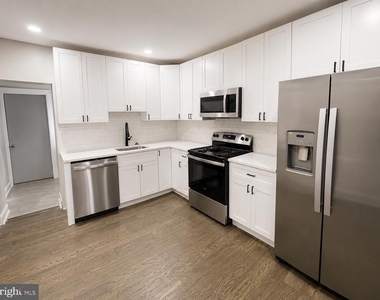 347 N Robinson Street - Photo Thumbnail 5