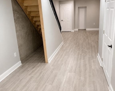 347 N Robinson Street - Photo Thumbnail 12