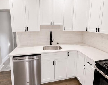 347 N Robinson Street - Photo Thumbnail 7