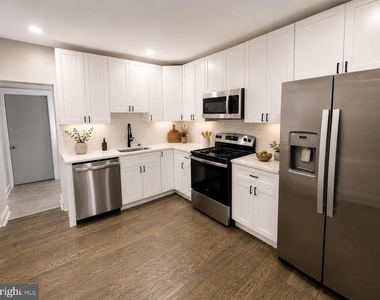 347 N Robinson Street - Photo Thumbnail 4