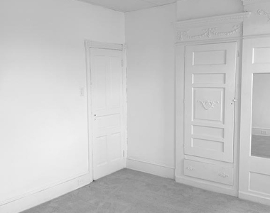 3737 N 6th Street - Photo Thumbnail 6