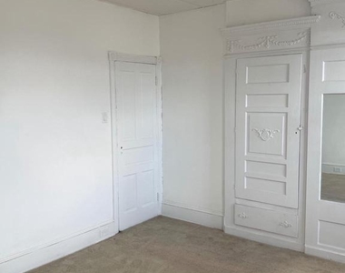 3737 N 6th Street - Photo Thumbnail 9