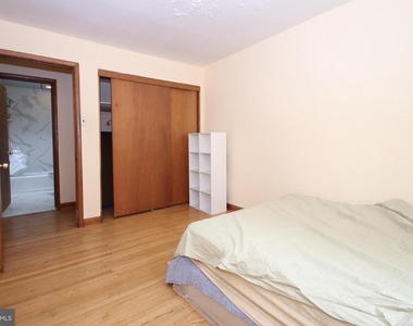 2734 W Country Club Road - Photo Thumbnail 21