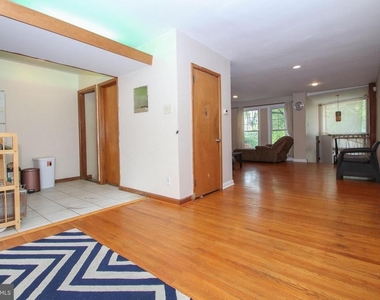 2734 W Country Club Road - Photo Thumbnail 9