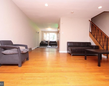 2734 W Country Club Road - Photo Thumbnail 3