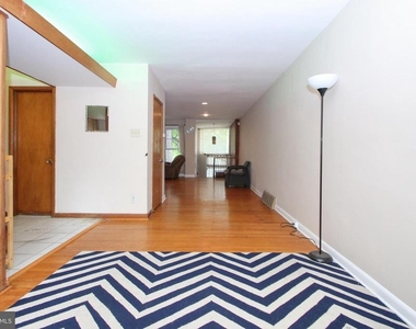2734 W Country Club Road - Photo Thumbnail 8