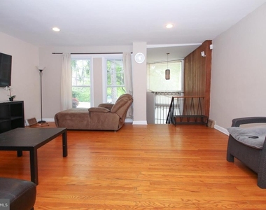 2734 W Country Club Road - Photo Thumbnail 5