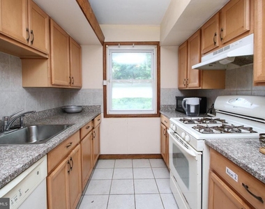 2734 W Country Club Road - Photo Thumbnail 12